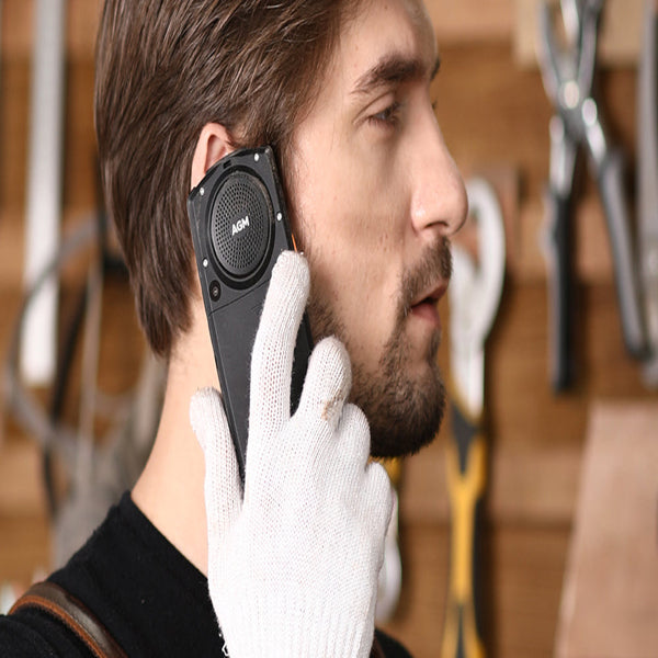 L'AGM M7 fonde il vecchio con il nuovo e rimane comunque smart