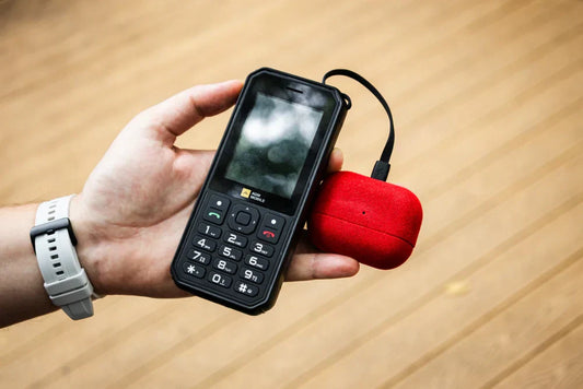 AGM lancia ufficialmente l'M11, un "Telefono Power Bank Robusto"
